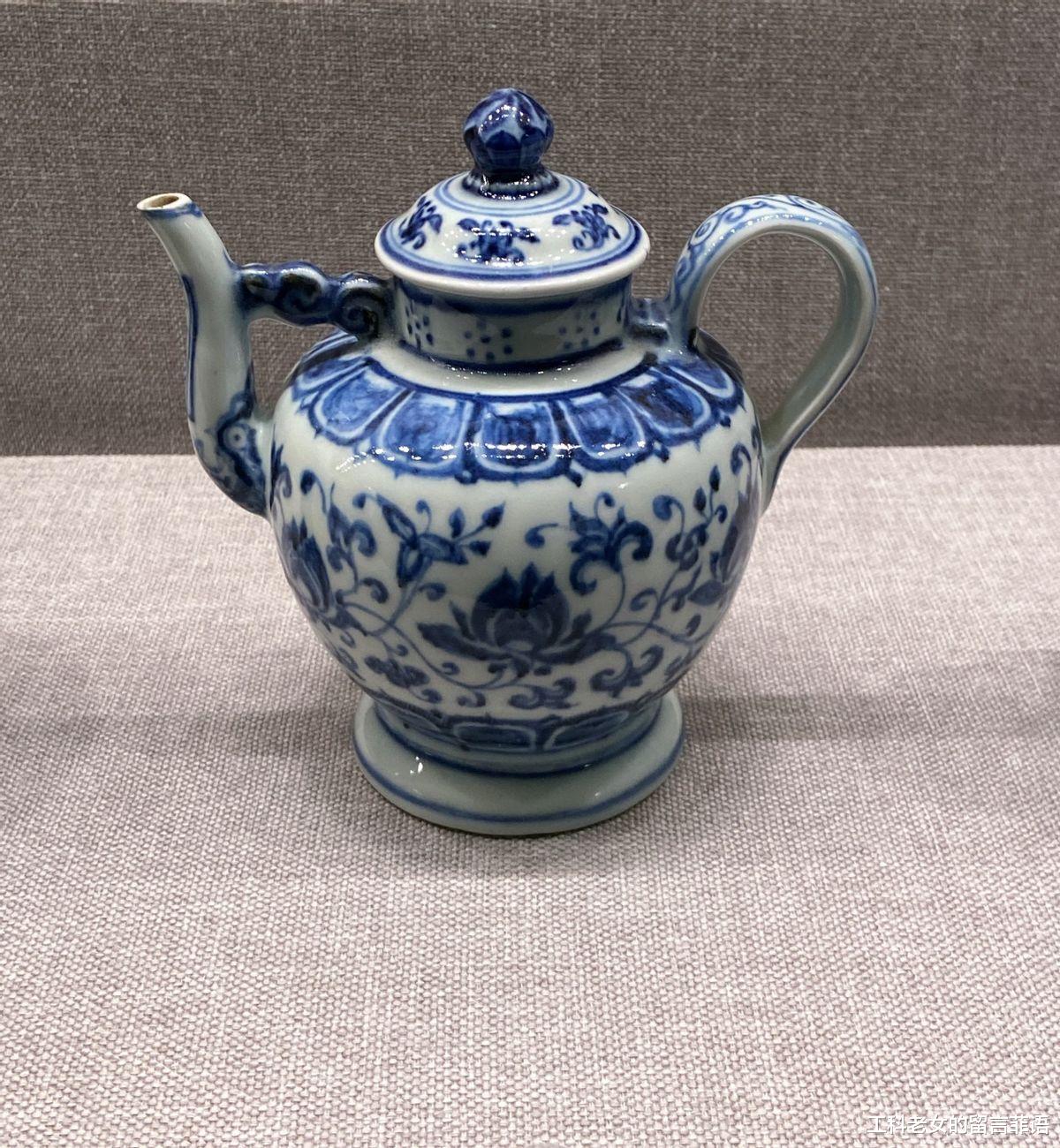 釉里红|故宫陶瓷馆:宣德朝,青花极好釉里红也极好