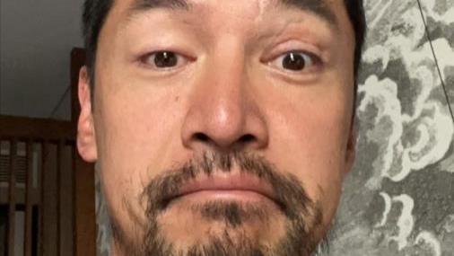 胡歌情绪失控后删博，粉丝脱粉回踩：劈腿力挺家暴男，辜负江疏影