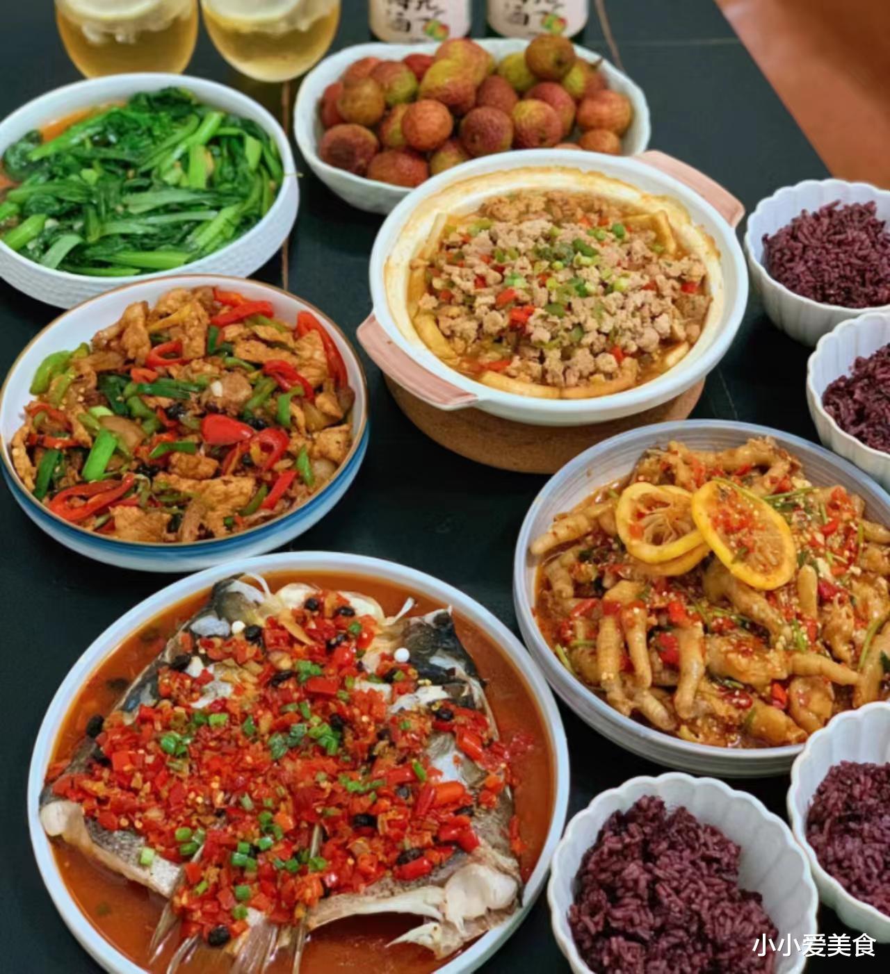 |重庆一家五口的晚餐,走红网络,网友:5道菜好丰盛,求蹭饭