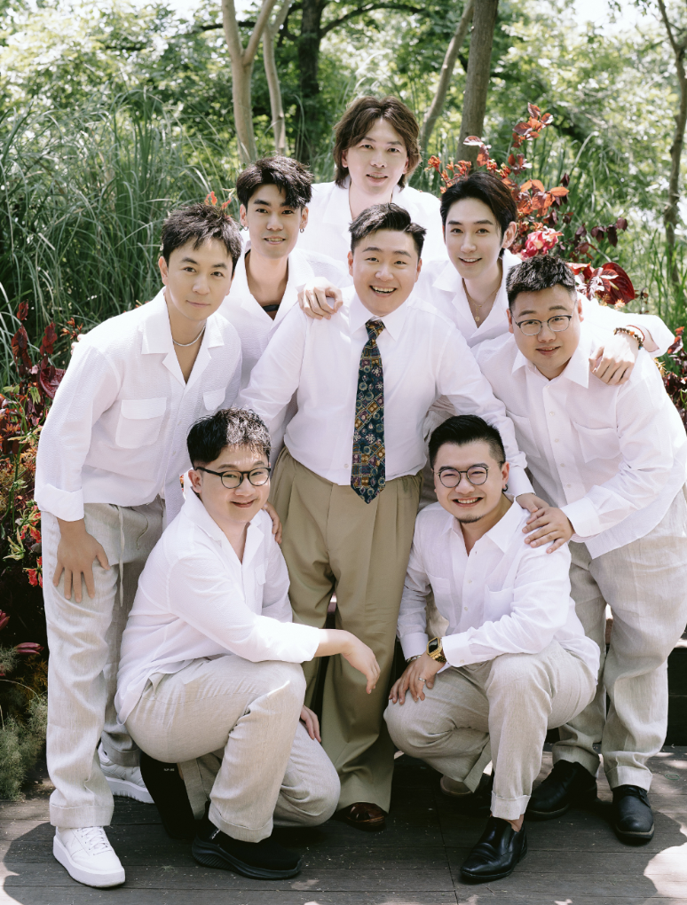 郝劭文|33岁郝劭文大婚释小龙当伴郎,新娘穿得像睡衣,8岁继女见证幸福时刻!