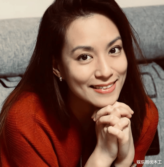 七朵花组合成员去世，陈乔恩发文悼念后删除，丈夫现身灵堂送别