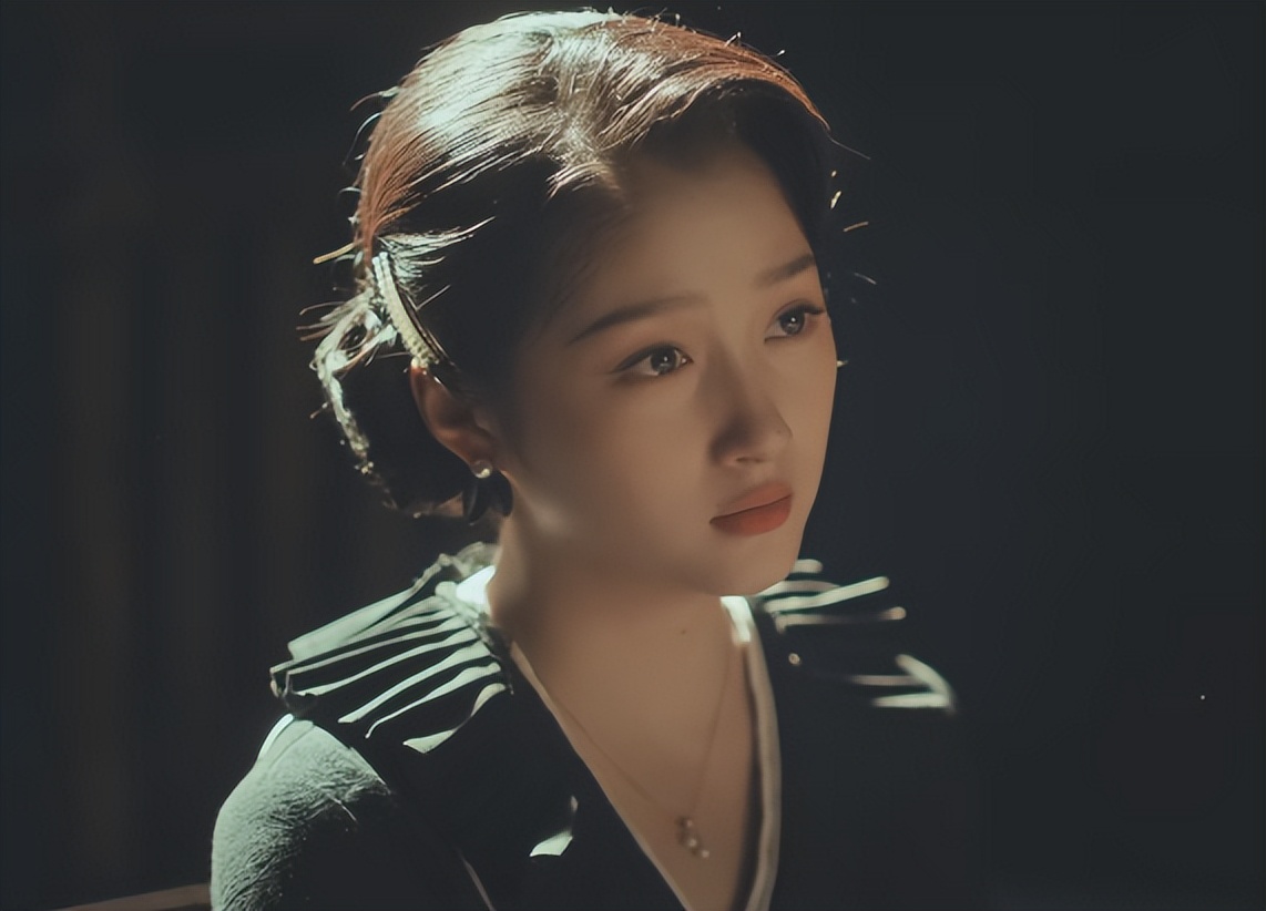 自然脸和“打针脸”的区别？26岁关晓彤与35岁赵奕欢，差别出来了