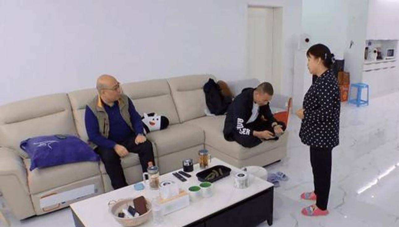 黄晓明|6位中年男星“秃顶”大赏：黄晓明聂远头顶稀疏，最意外是何润东