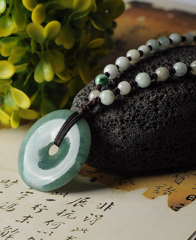 翡翠|行话科普！翡翠行家常说的调水到底是什么意思？