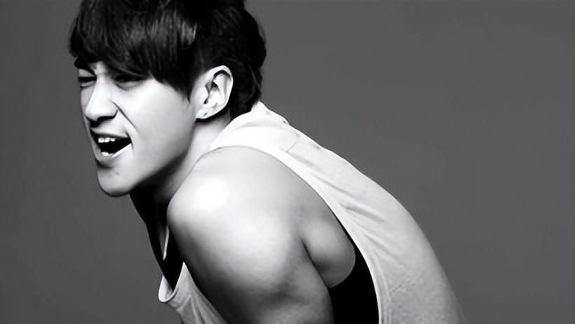 传来悲痛！2天时间！娱乐圈2个明星相继出事：一个去世，一个车祸