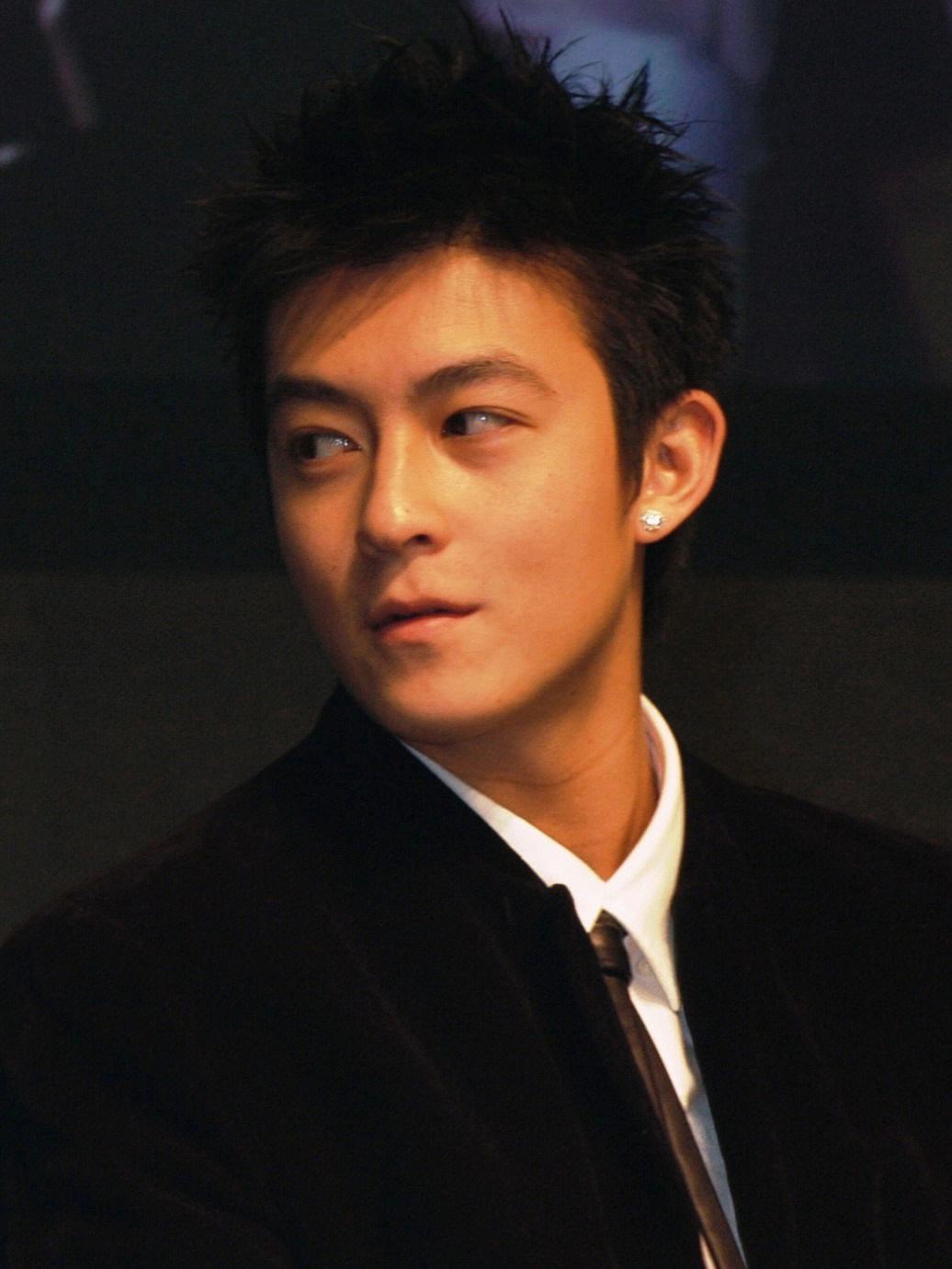 43岁陈冠希旅居意大利!陪妻女一起旅游,小9岁超模老婆年轻可爱