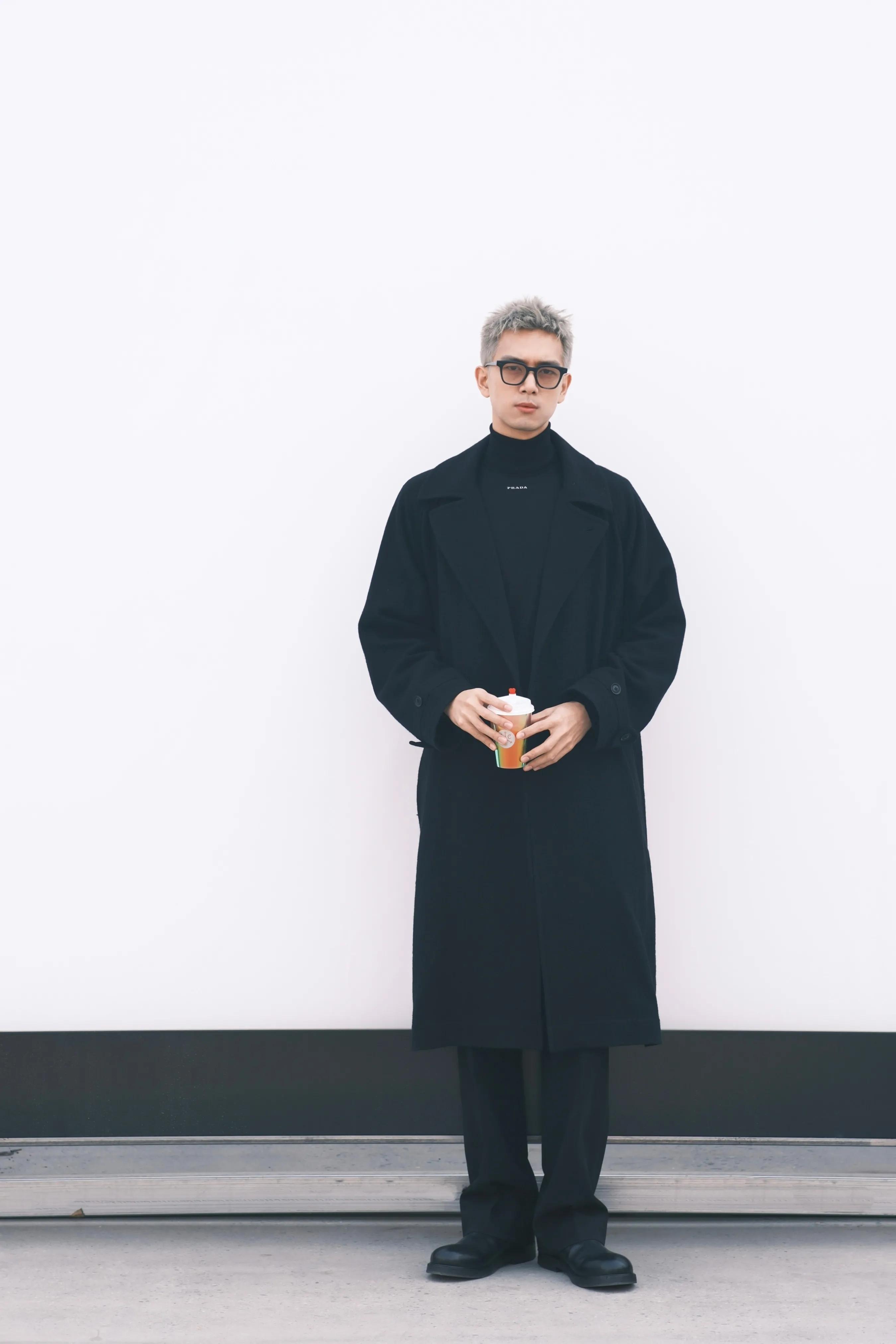 李紫婷|李现染发被恶意P图,怒发银发图来引导洗广场