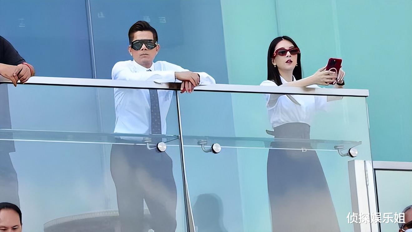 方媛晒老公演唱会现场,郭富城与爱女温馨互动,C宝高颜值像妈妈