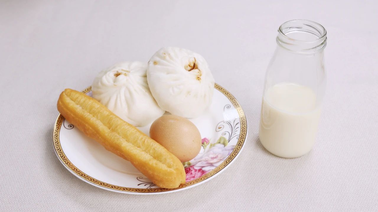 长期不吃早餐，除了容易患上胆结石外，一般还有哪些常见的危害？