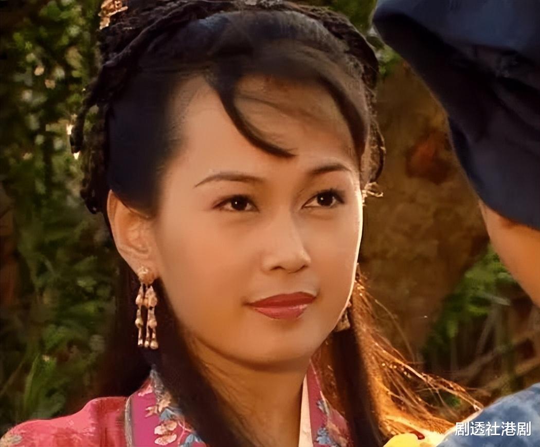 不容易！TVB女星母兼父职供儿子读名牌学校，未婚生子生父至今成谜