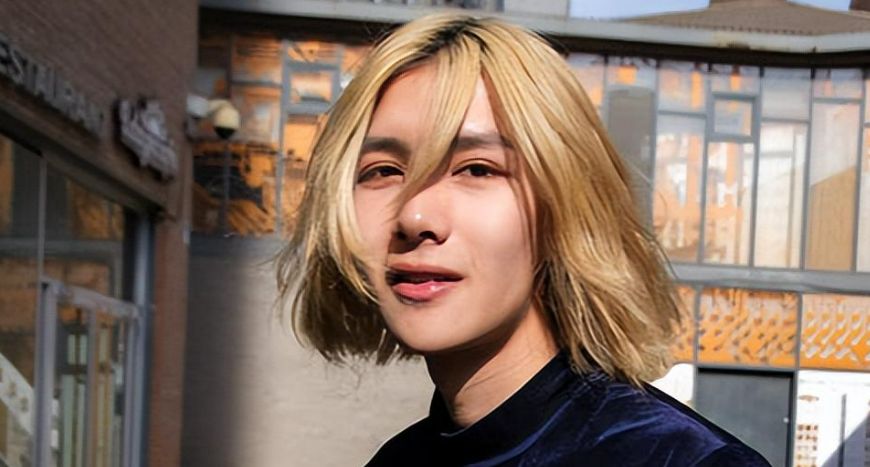 公然对女明星爆粗口,节目现场惹怒何炅,年纪轻轻的他有多狂