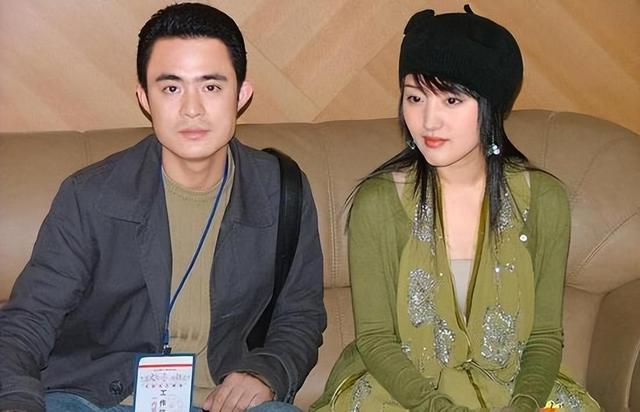 张颂文|52岁杨钰莹怀孕了?穿紧身长裙,肚子又圆又鼓,前男友已结婚生子