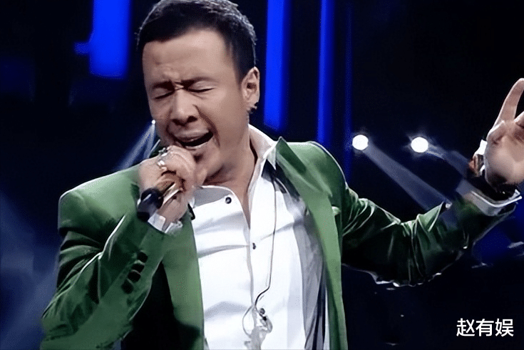 |“伪大师”杨坤的歌坛幻灭史，被追捧时有多风光，现在就有多落魄