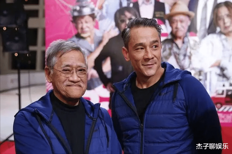 |吴耀汉一路走好!洪金宝情绪低落独坐灵堂,与李建华相比显落寞