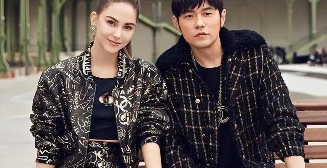 杨紫|周杰伦晒妻女近照,昆凌和女儿在豪宅内游泳,穿人鱼泳装大秀身材