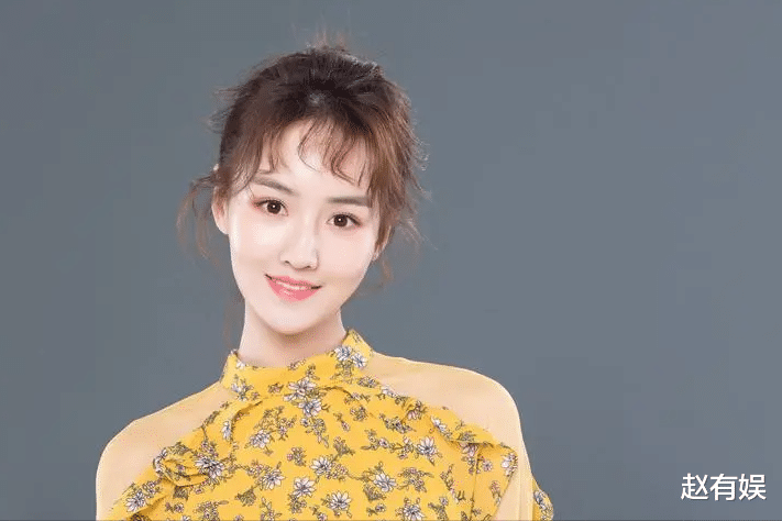 于正|颜值不输白鹿,长相神似某爽,于正力捧“关系户”终于走红