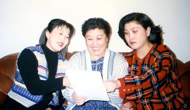 高秀敏|回溯赵本山、高秀敏的恩怨始末，称霸春晚的黄金搭档为何走向决裂