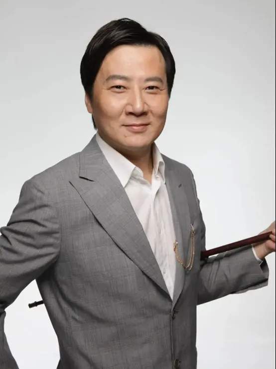 热依扎透露，《无所畏惧》原定韩主任不是冯晖演，因为他太老实了