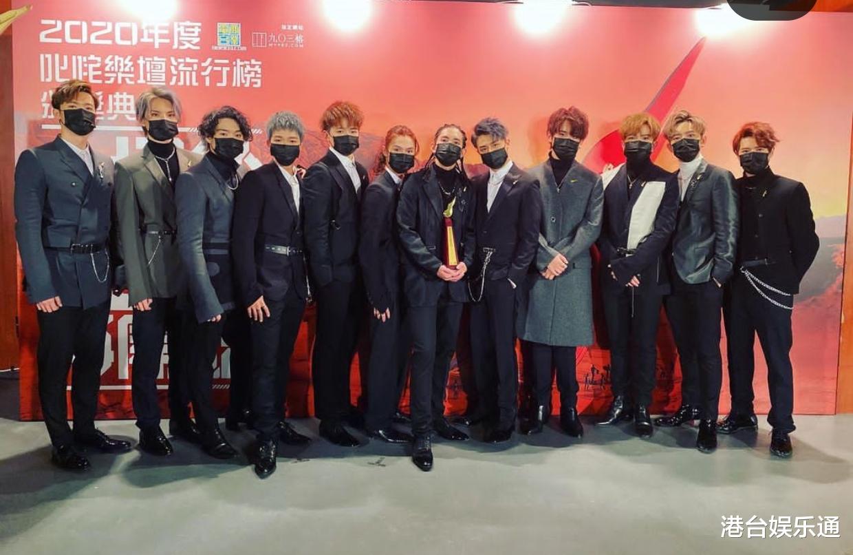 港圈怪相:新生代偶像天团大叔、阿姨扎堆,年年排队solo争新人奖