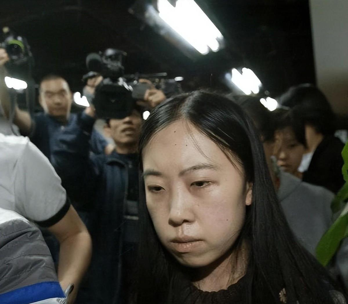 后悔!16年前为追刘德华逼父卖肾自杀,倾家荡产的杨丽娟现状如何