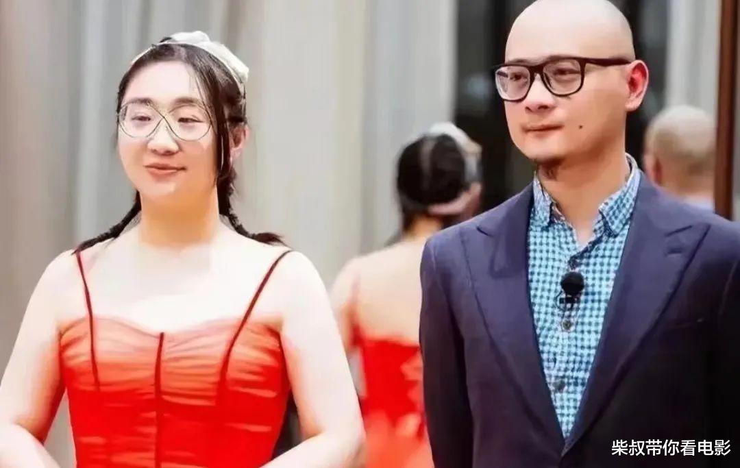 老刘发4000字离婚声明,再度托举傅首尔:我没供她读书,她反帮我还债