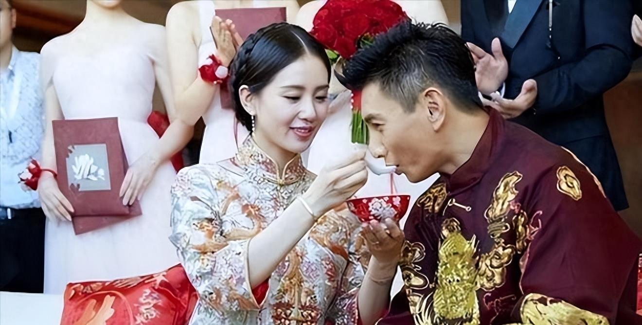 曝刘诗诗吴奇隆已冷战3年，两人貌合神离，男方还被质疑立场不坚定