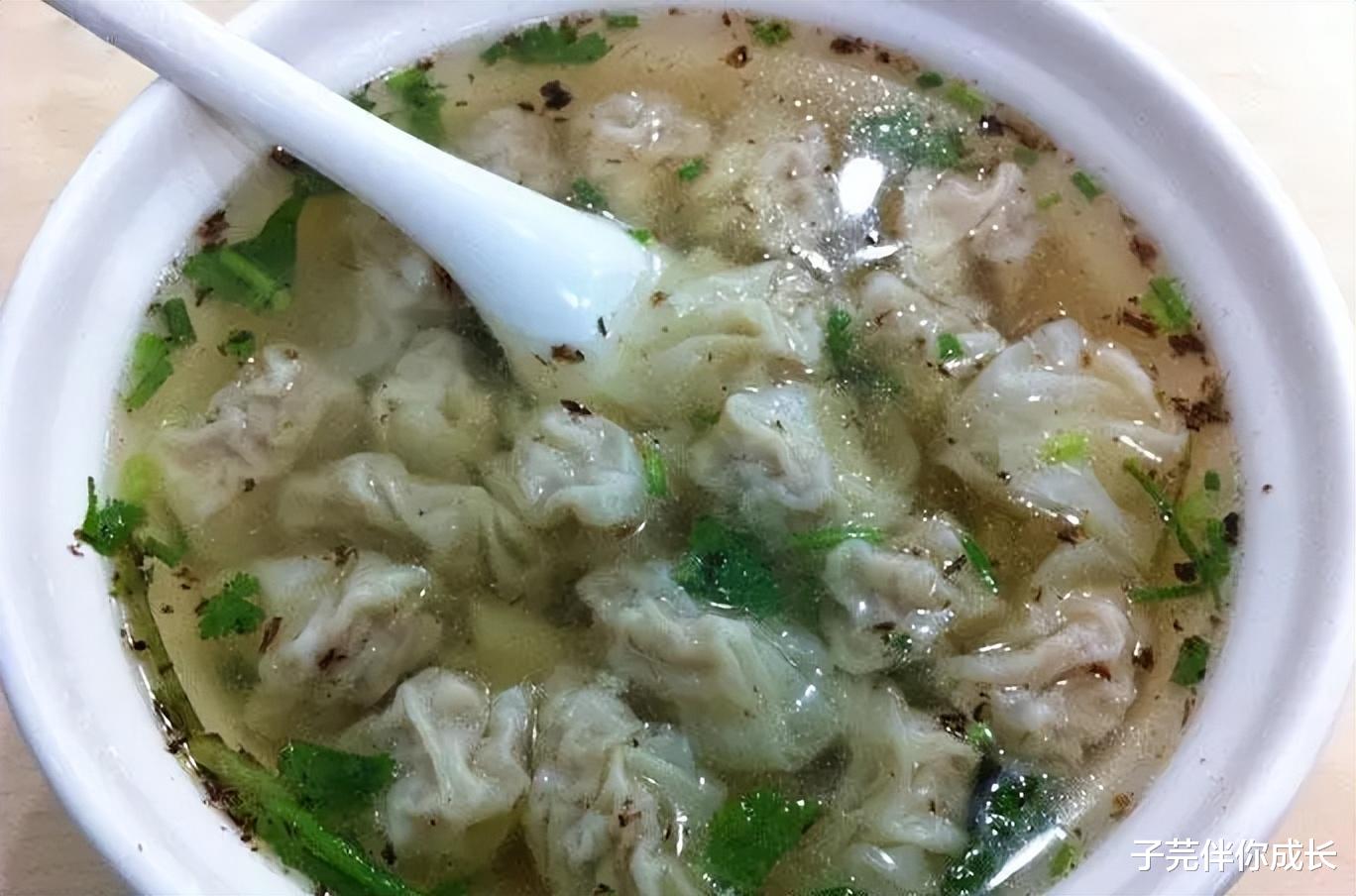 |馄饨店老板姐姐发声：喜欢吃醋自己带，就打了几下别再骂了