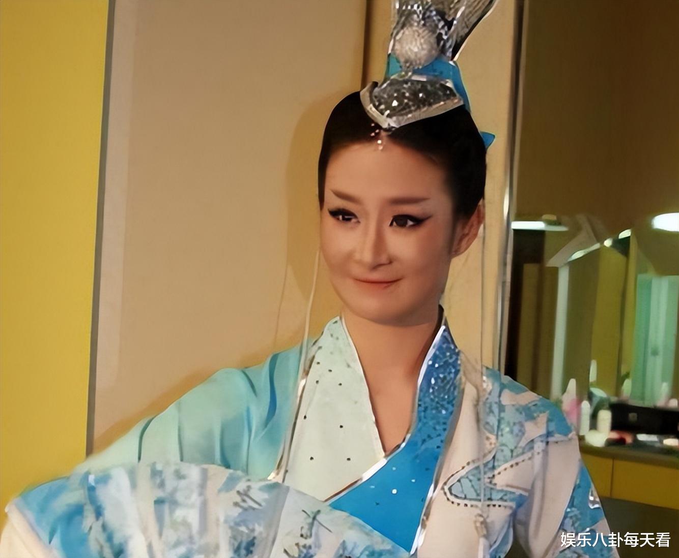 13年前,因演“王小蒙”爆火,成名后离开赵本山,如今39岁享誉国际