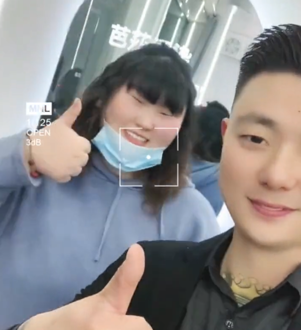 朱之文|大衣哥女儿瘦了,和镇领导儿子谈恋爱,合影尽显夫妻相