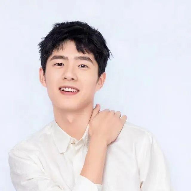 迪丽热巴|5个娱乐新闻：张恒向郑爽下跪道歉，洪亮被迪丽热巴粉丝抓伤