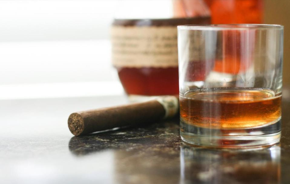 血脂高的人能不能吃肉？提醒：想避免血管堵塞，吃肉遵循5个原则