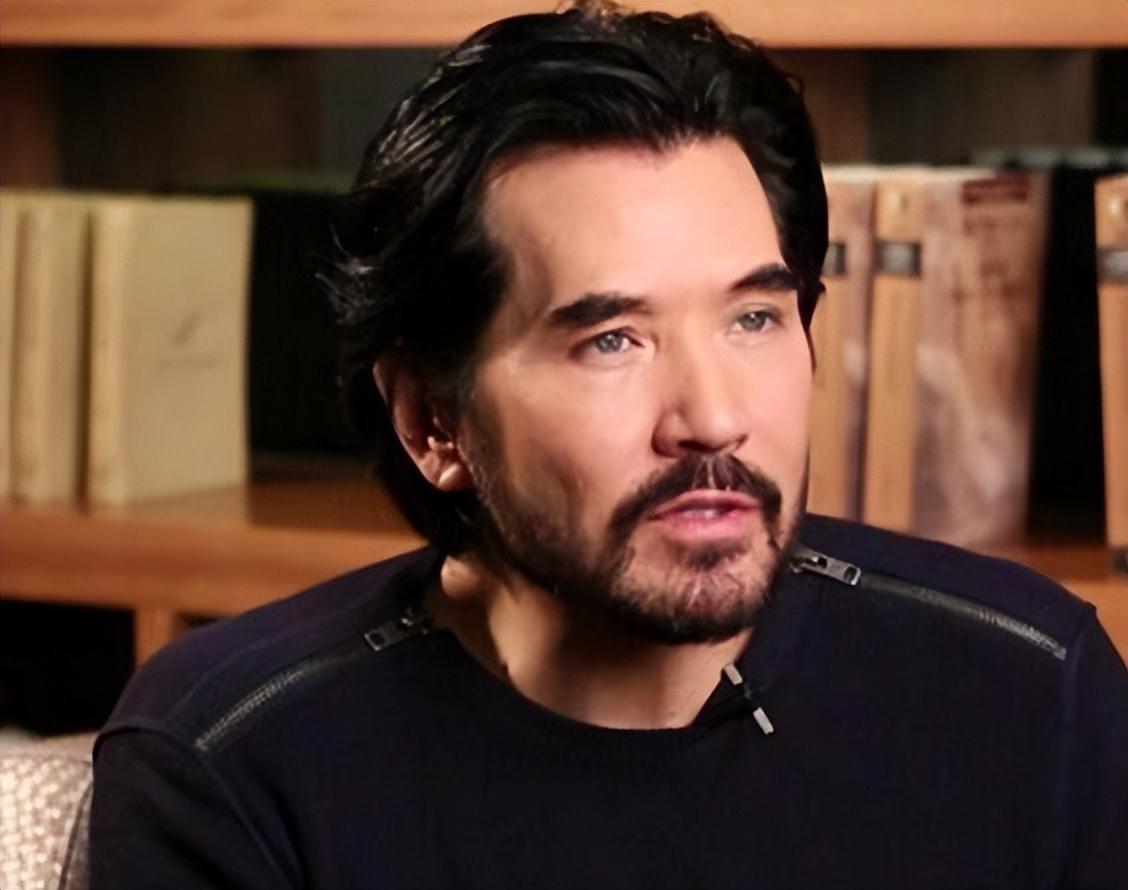 不老男神费翔,他的出现,总会让女生的眼里充满爱意和崇拜