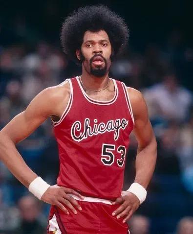 NBA命中率最高的十大球员，得内线者得天下小乔丹吃饼吃到吐