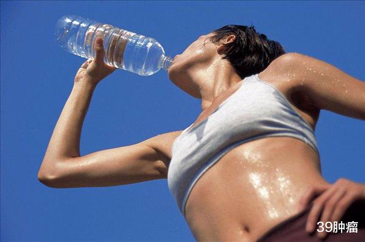 动不动就一身汗,是排毒还是体虚?提醒:可能是这5种疾病的征兆