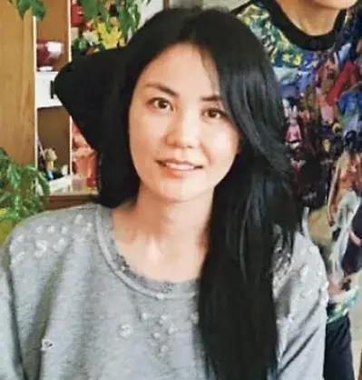 天后王菲离异两次,不敢再婚,最放心不下57岁仍单身的亲哥哥