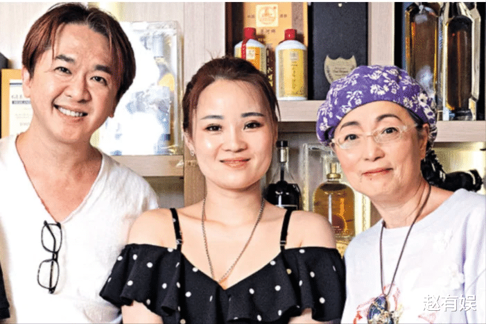 养3个女友，每人每月给50万工资，一周轮流陪2天，剩一天休息