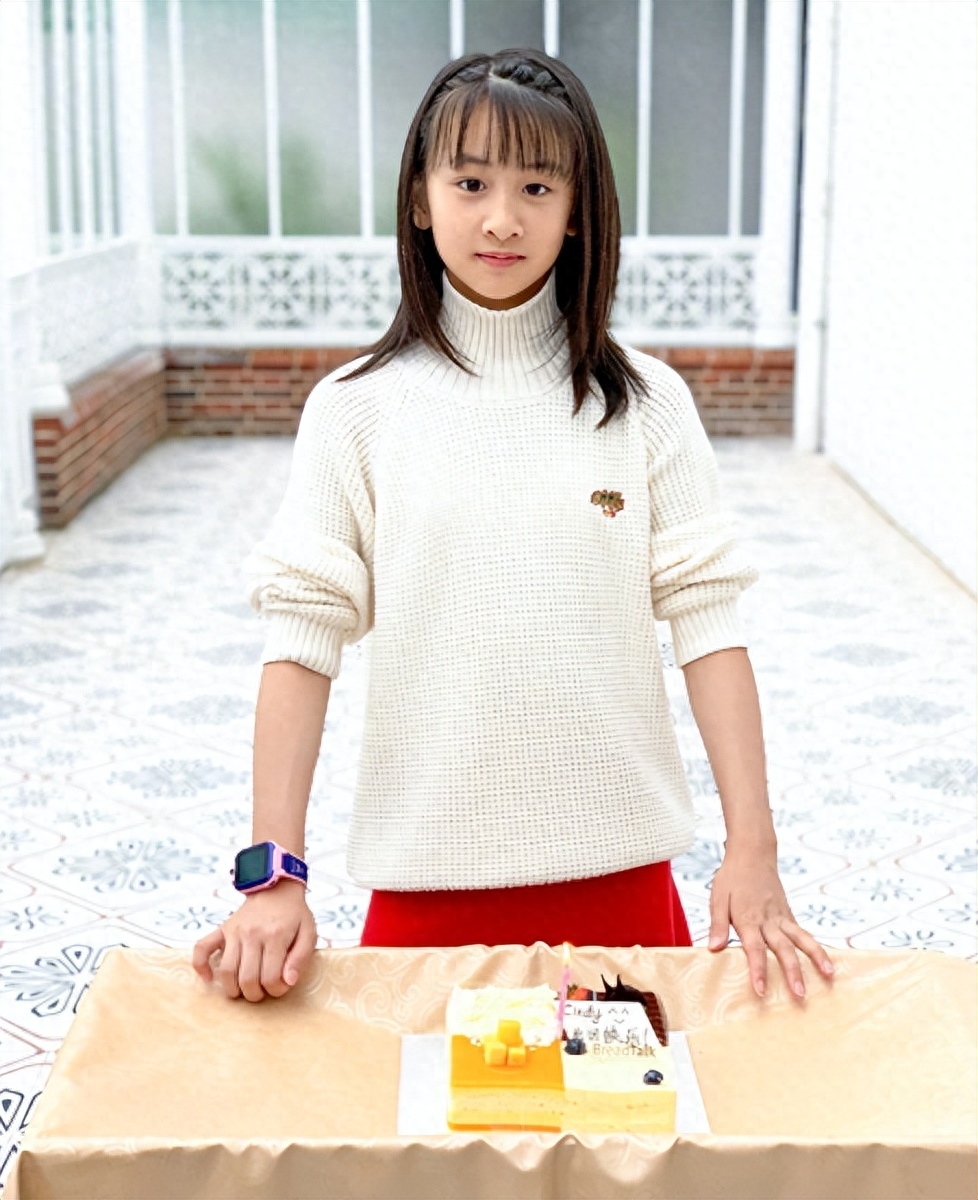 田亮父女罕见同框,森碟腿粗似爸,被指像孪生兄妹