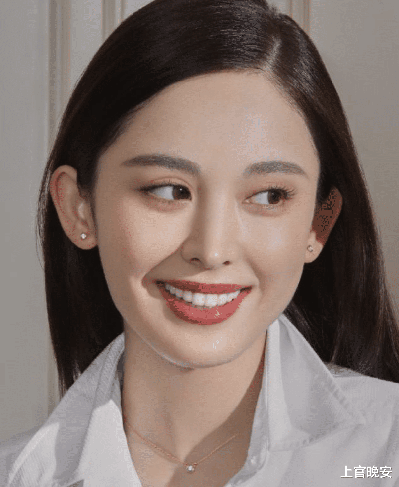 没眼看!嘴包不住牙,嘴凸,演戏难看,明星能不能放弃烤瓷牙审美