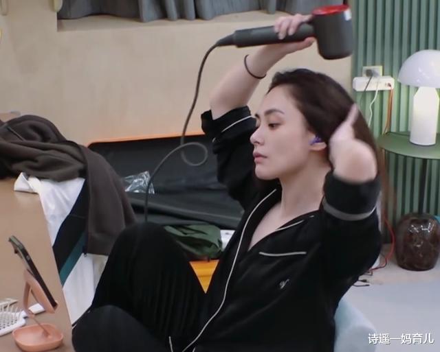 王心凌|曝王心凌生图变化大，医美脸又僵又肿，商演费52万被指捞金无下限