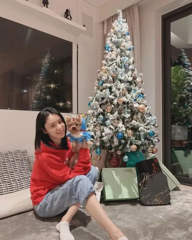 林峰|林峰为富婆粉丝庆生引网民热议：靠关系定靠钞能力？