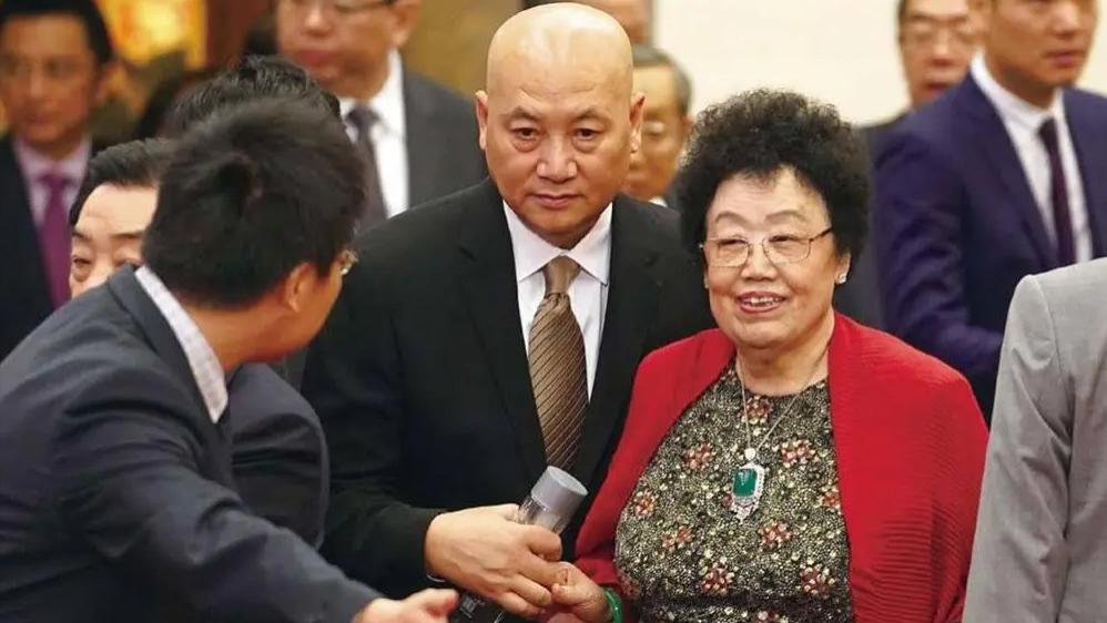 迟重瑞：一开始，我不想娶她，我拒绝过她3次，直到母亲生病住院