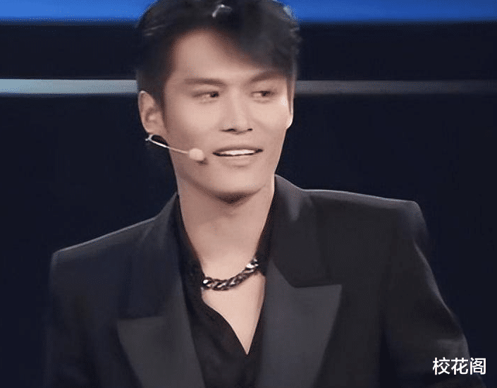 小杨哥开演唱会狂砸3000万!赵雷婉拒,海报C位让人吃惊