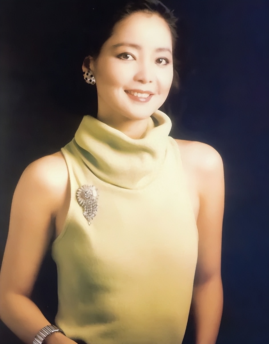 95年邓丽君在泰国猝然离世,哥哥邓长富却说:她已经做了她应做的