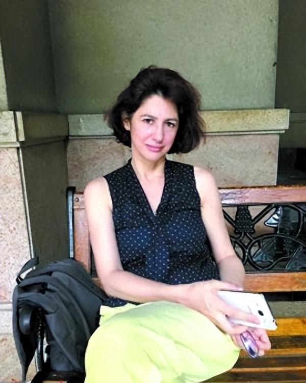 德国女星郝莲露:北大毕业嫁北京的哥,生2个混血,如今定居广州