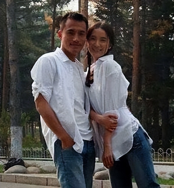 “不安分的下半身”,宋佳与5婚导演成双入对,网友:还是你会玩