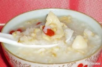 建议中老年：睡前吃一点，养心安神，一觉睡到大天亮