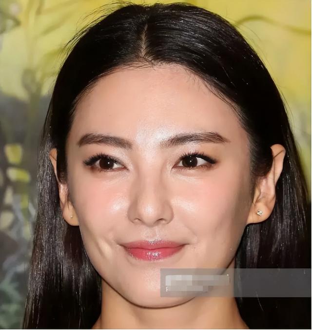 宋轶的黑头,迪丽热巴的痘痘,没了滤镜这些女星彻底“暴露”了