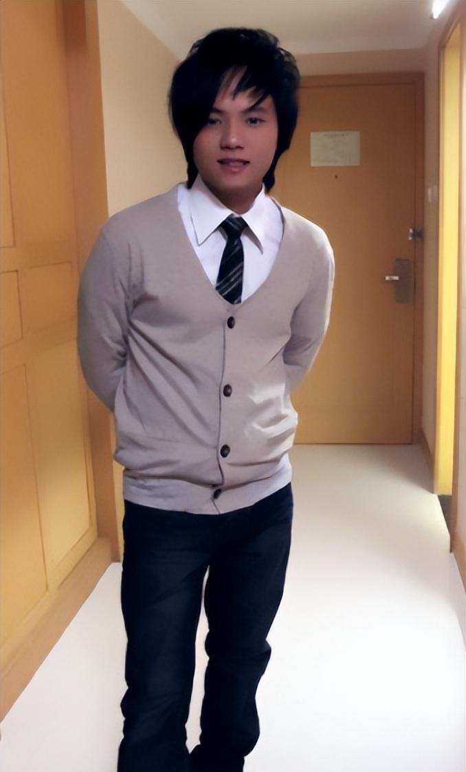 |15岁开演唱会,19岁日进斗金,拒绝春晚的邀请,竟没人说耍大牌