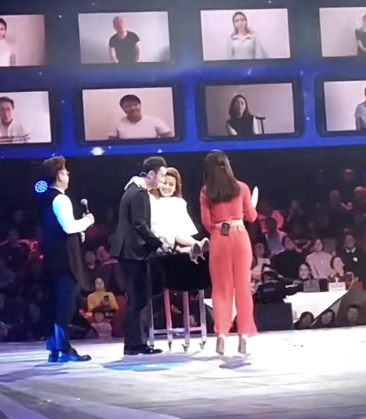 朱迅|尼格买提公主抱大10岁朱迅，紧捂女方裙摆好绅士，两人曾贴脸亲吻