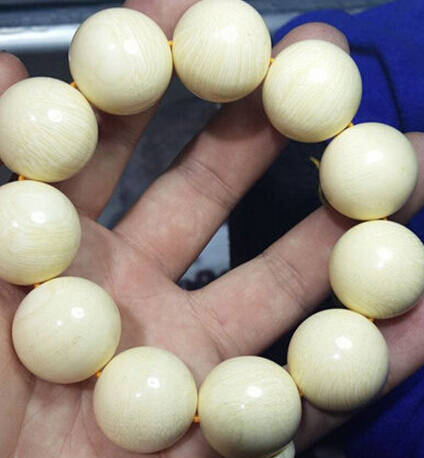 那些在文玩市场里的地摊货